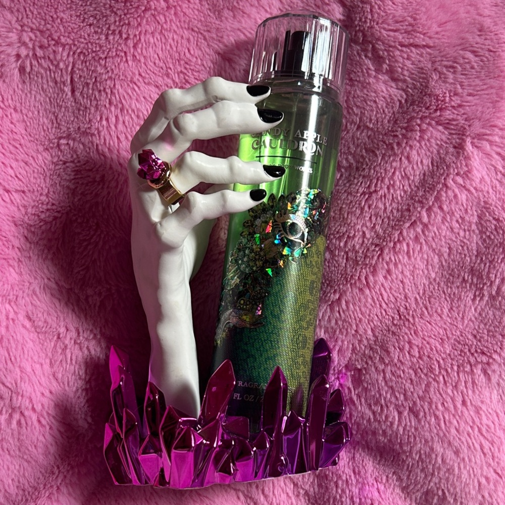 Candy Apple Cauldron with Witches hand holder & MIST